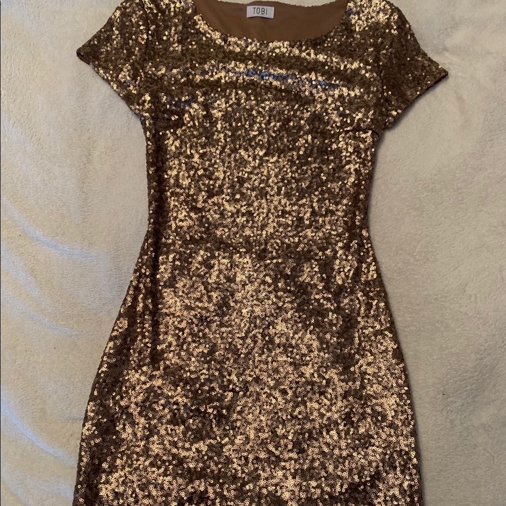 Beautiful Gold Sequin Dress * with cutout back*